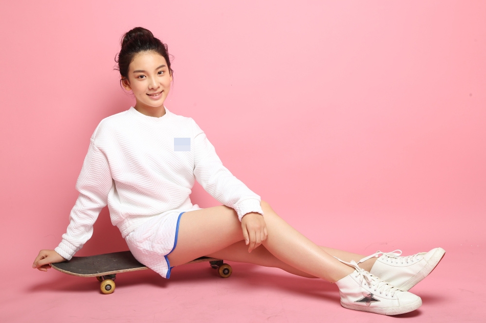 组图蒋欣悦全新写真曝光清纯甜美活力十足