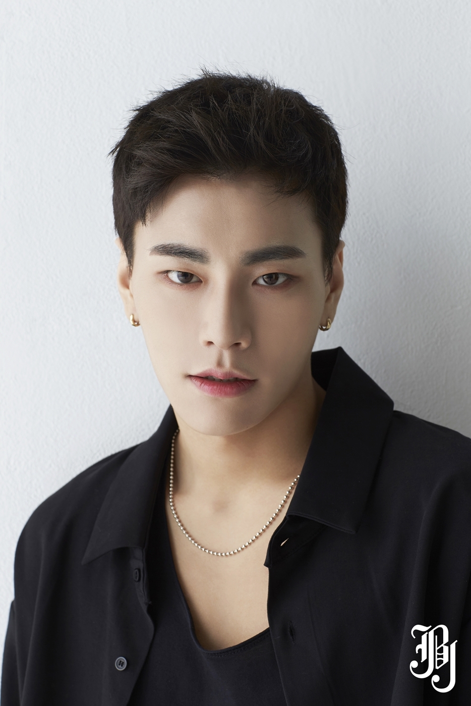 组图:韩男团JBJ出道倒计时简历照正式公开