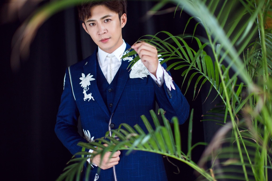 组图:陶思源清新写真 展现纯净暖男风尚