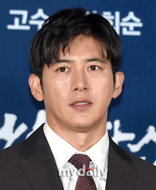 《南汉山城》媒体试映 李秉宪朴海日等出席
