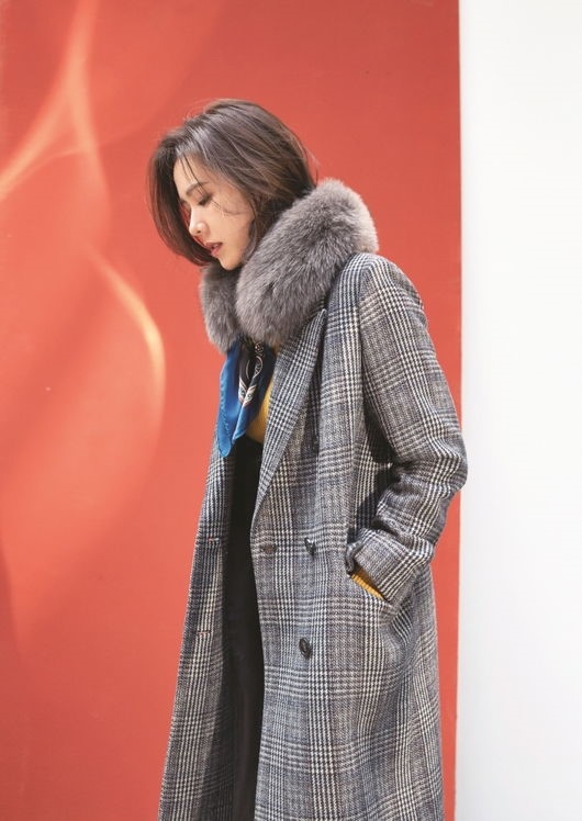 孙艺珍拍秋季宣传写真 短发造型端庄温柔