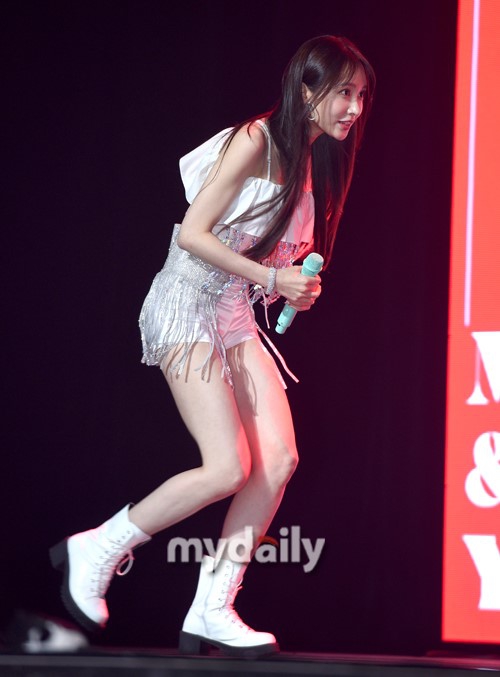 朴正花hani内衣广告_内衣美女