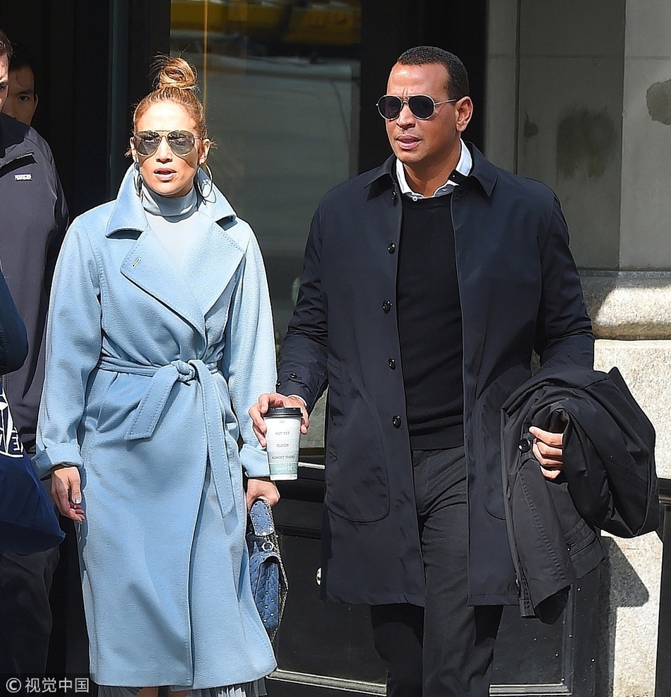 墨镜风衣男_风衣墨镜男神图片(3)