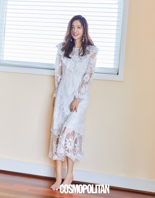 组图:韩星徐智慧拍写真 九头身比例修长惹人羡