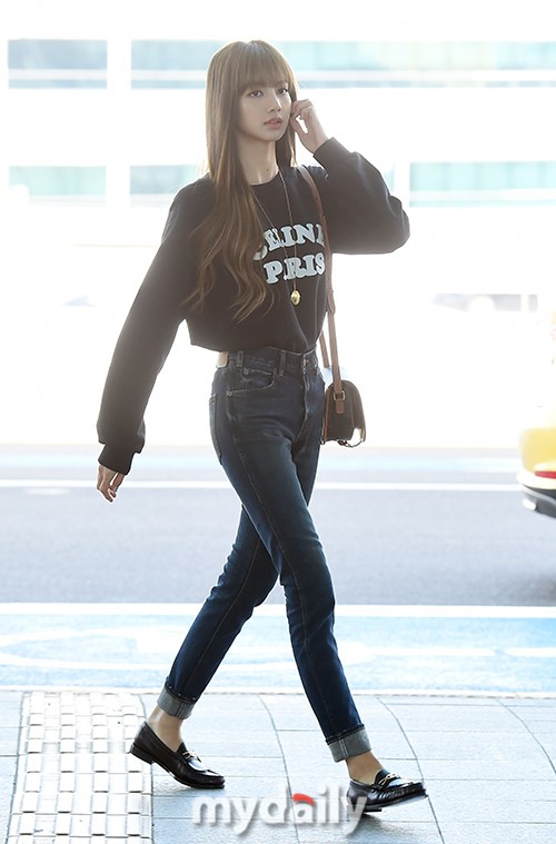 blackpink身材比例,blackpink身材身高 组图:blackpink成员lisa飞往巴黎 身材高挑惹人羡