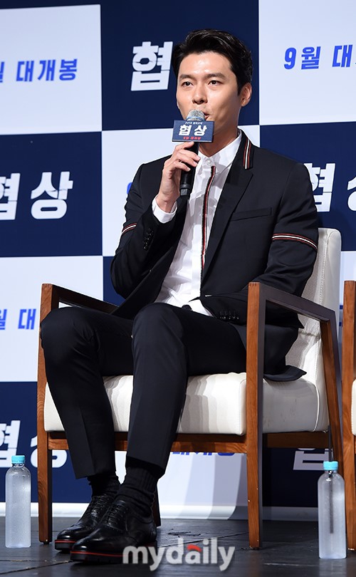 玄彬孙艺珍合体宣传新片 默契黑色穿搭气场强