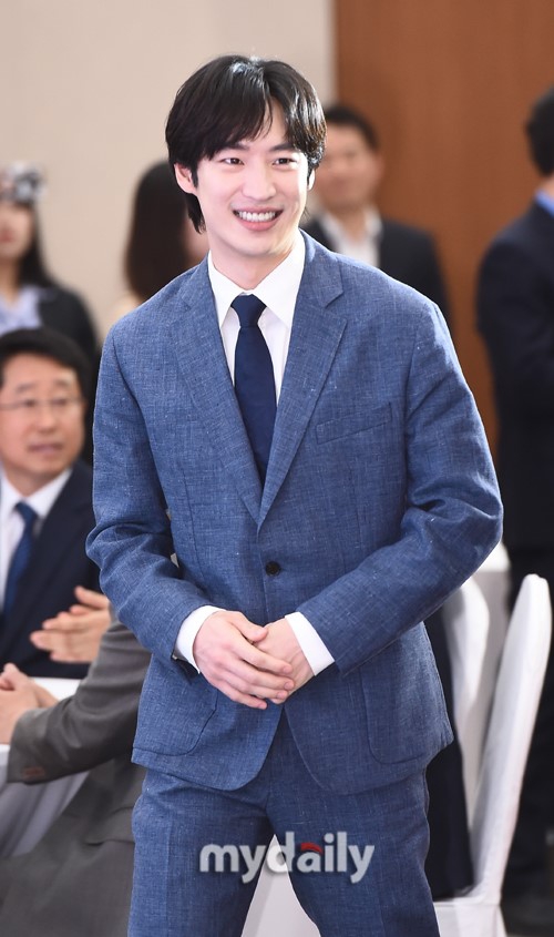 组图韩星李帝勋亮相担任国税厅形象宣传大使