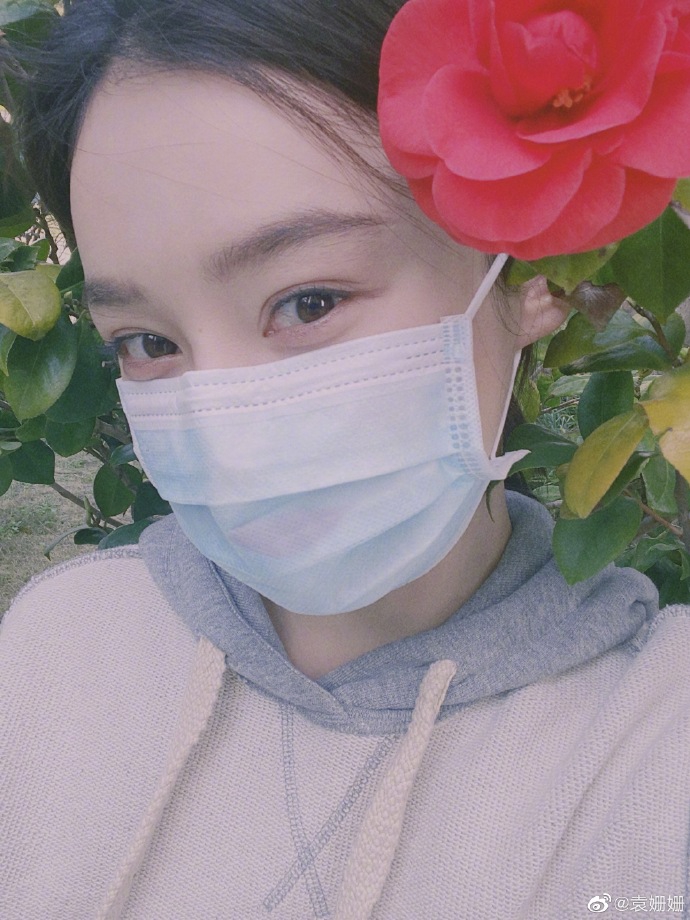 湖北人口罩_戴口罩的卡通图片(2)