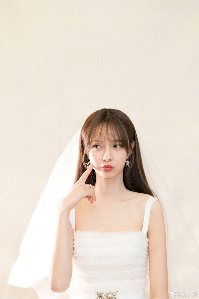 沈梦辰婚纱_沈梦辰婚纱裙(2)
