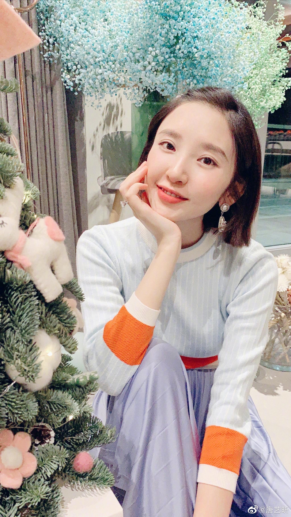 【奇趣网】唐艺昕晒美照庆生笑容甜美 无名指戴超大钻戒亮闪闪