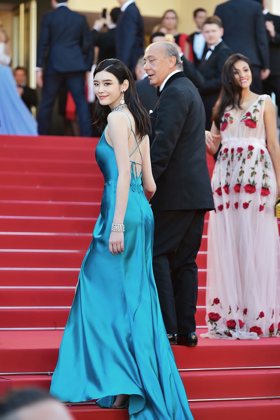 五个绿董事长奚梦瑶_怀孕五个月肚子图片
