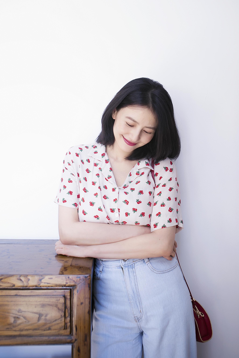 「奇趣网」新晋辣妈高圆圆产后首回公司上班 笑容甜美气色恢复好