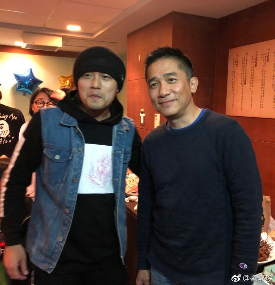 刘嘉玲梁朝伟看张学友个唱晒合影 全是