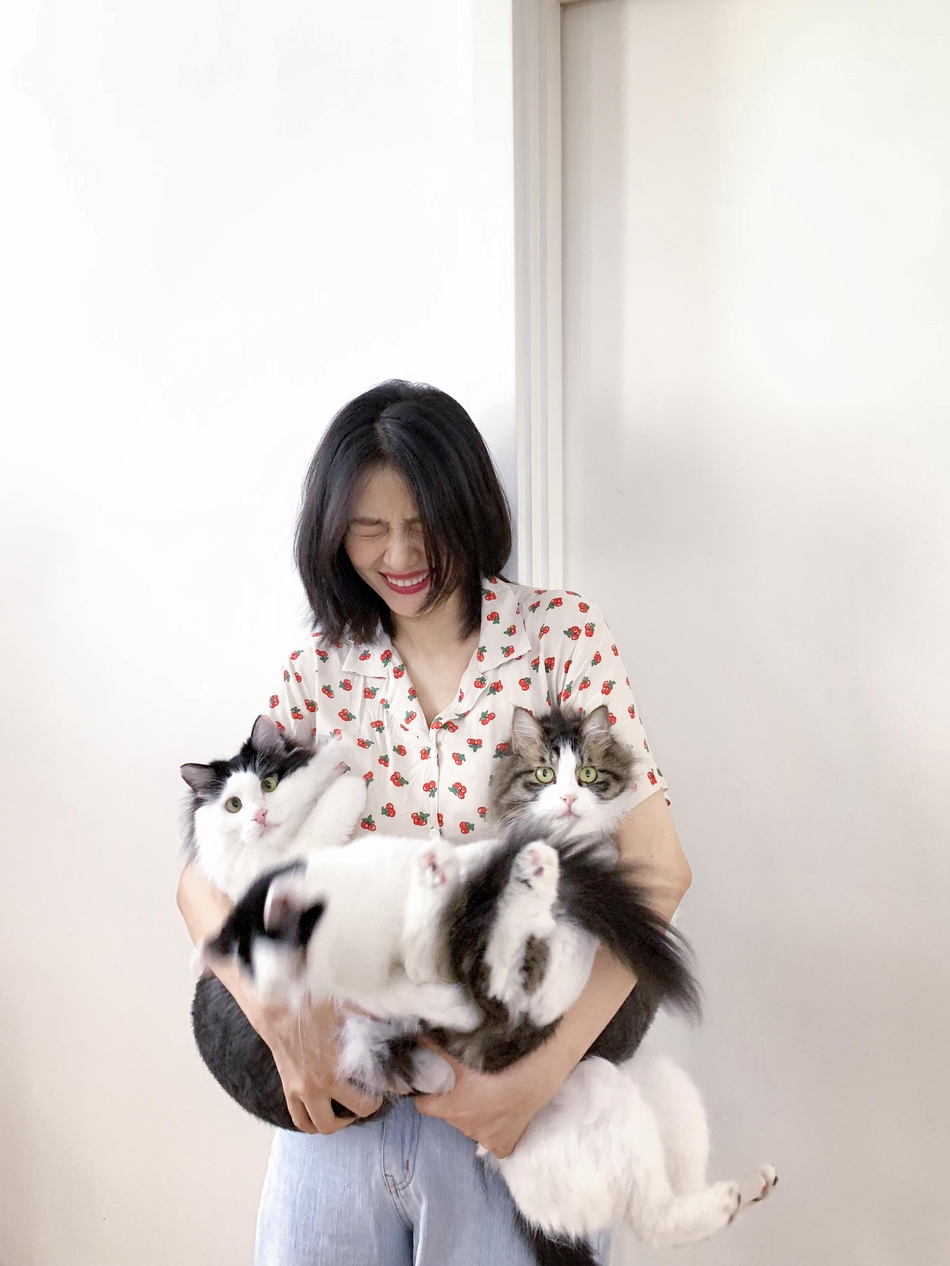 「奇趣网」新晋辣妈高圆圆产后首回公司上班 笑容甜美气色恢复好