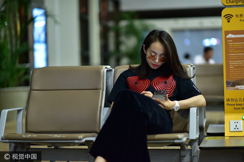 手机女老总_手机壁纸