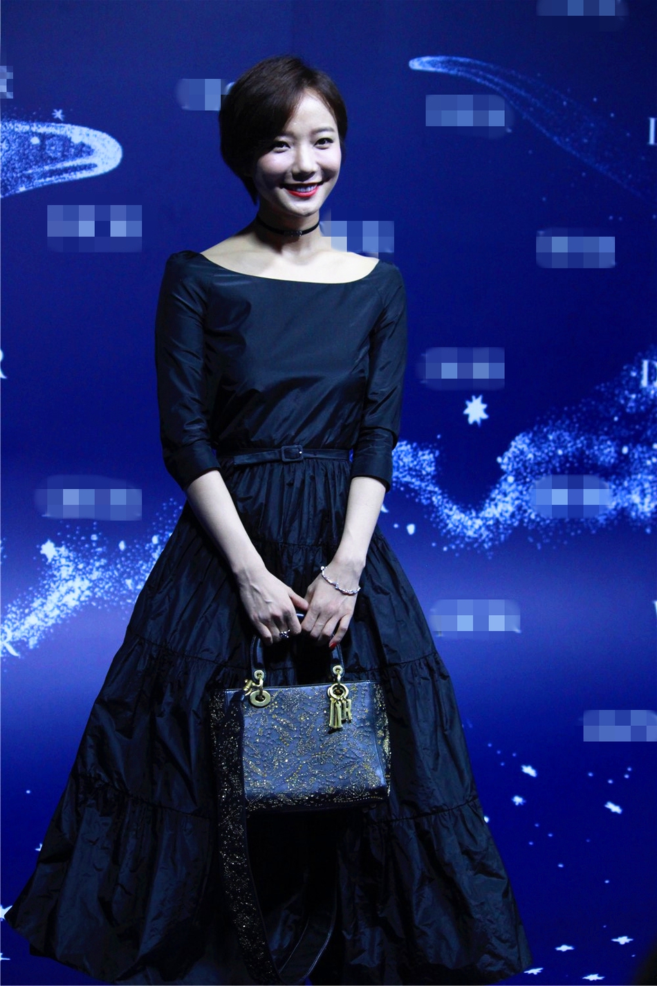 赵丽颖Baby何穗同台比美 露幸感酥胸秀修长美腿 风格偶像 图7