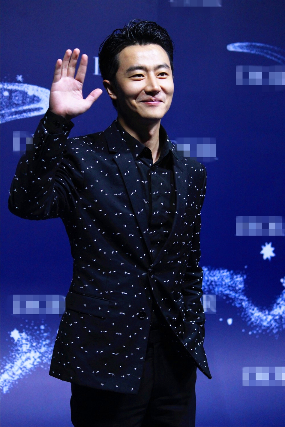 赵丽颖Baby何穗同台比美 露幸感酥胸秀修长美腿 风格偶像 图10