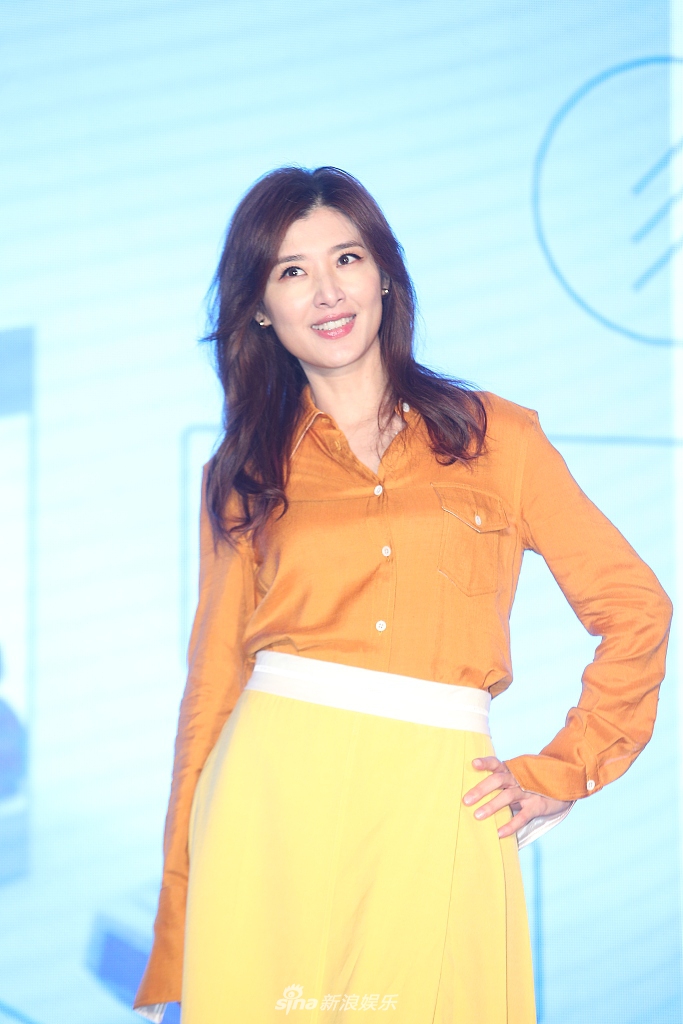 50岁苏慧伦依旧满满少女感 隔13年后回归发新专辑落泪
