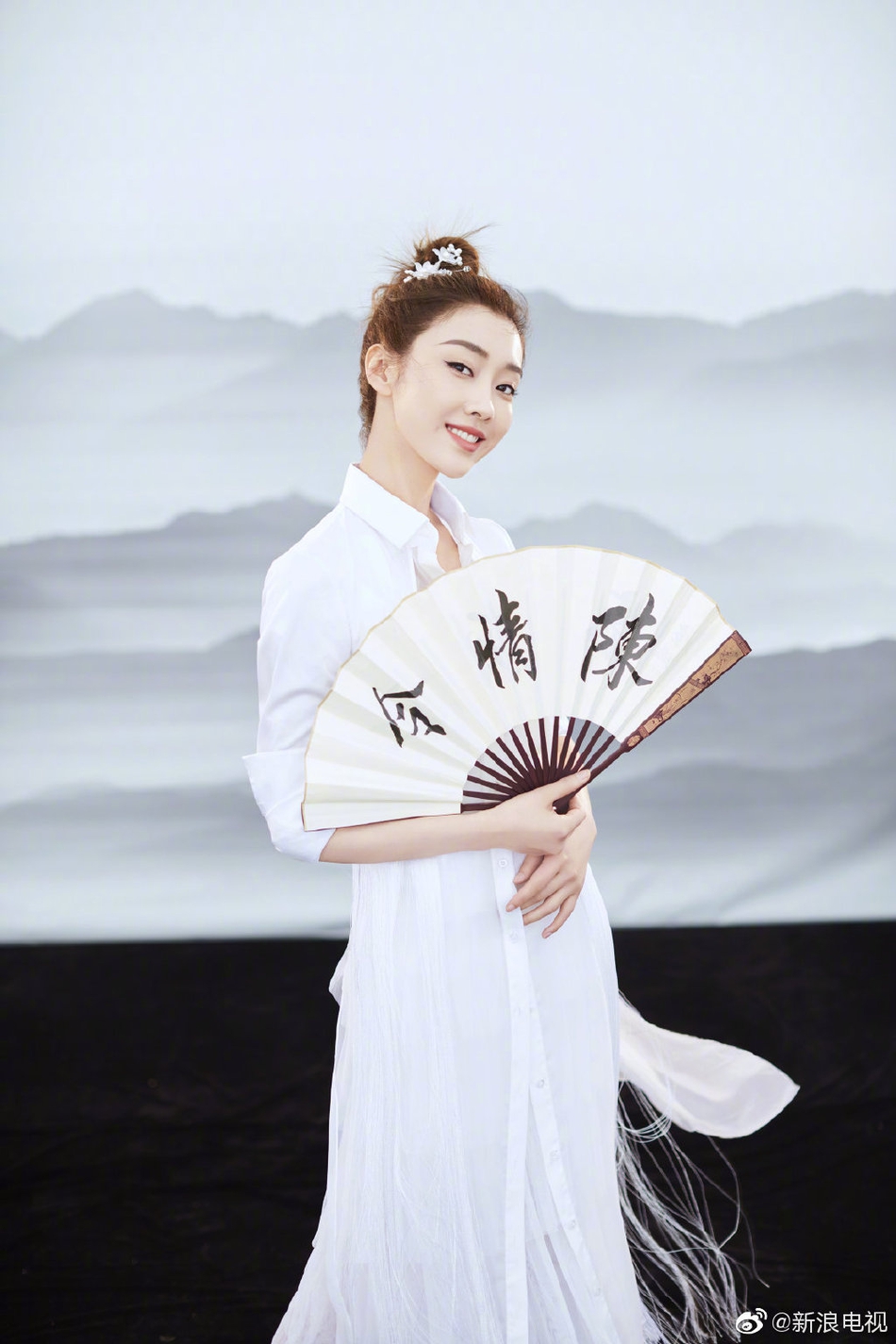组图:《陈情令》“江厌离”宣璐曝光精美写真 一袭白纱侠女气十足