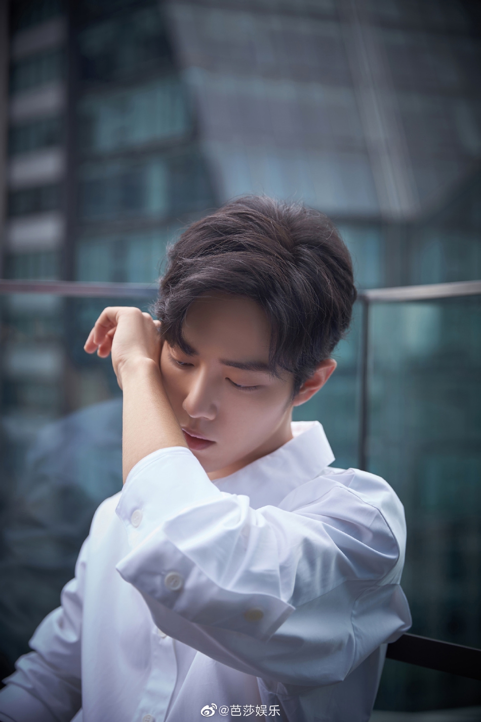 「奇趣网」《陈情令》泰国见面会 肖战王一博同穿白衬衫清新帅气