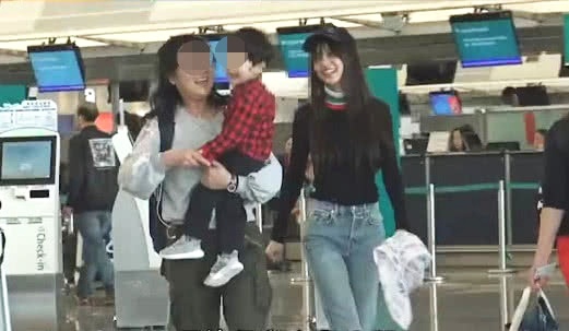组图:港媒再曝黄晓明baby儿子正面照 酷似教主未红时