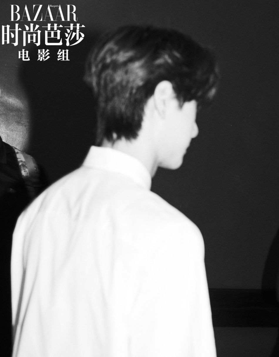 「奇趣网」《陈情令》泰国见面会 肖战王一博同穿白衬衫清新帅气