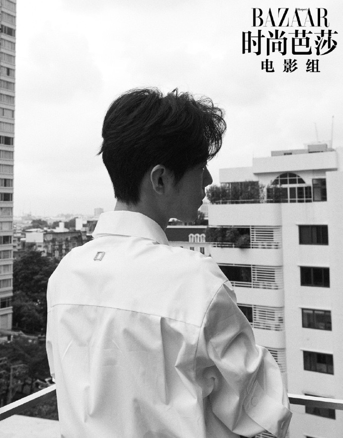 「奇趣网」《陈情令》泰国见面会 肖战王一博同穿白衬衫清新帅气