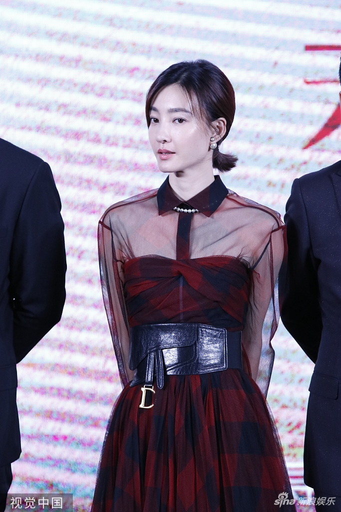 「奇趣网」电影《决胜时刻》改档920 黄景瑜马天宇西装亮相很养眼