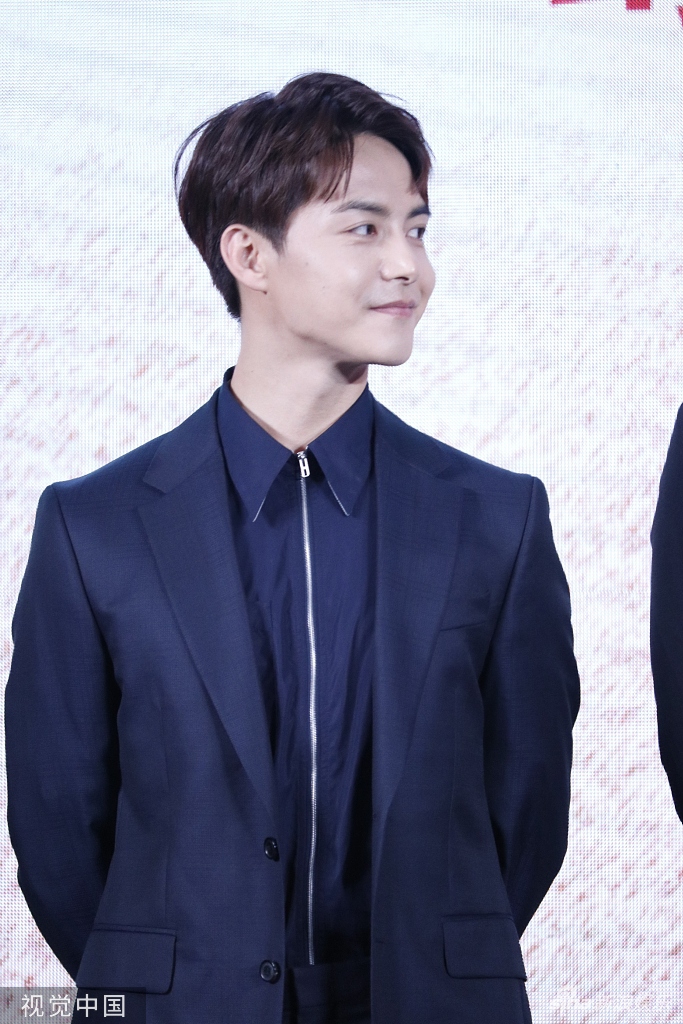 「奇趣网」电影《决胜时刻》改档920 黄景瑜马天宇西装亮相很养眼