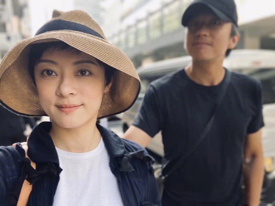 [奇趣网]获赠孙俪亲手织的帽子！邓超受宠若惊狂晒自拍