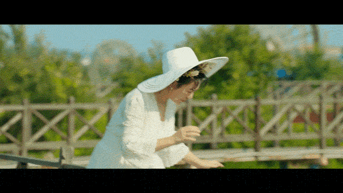 太甜了!沈腾马丽向日葵田浪漫合影曝光 网友魂穿《夏洛》