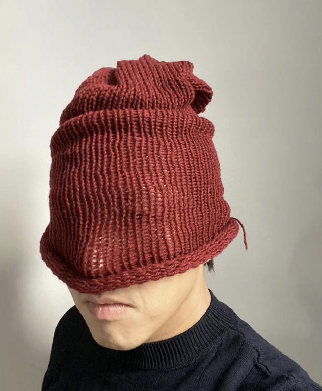 [奇趣网]获赠孙俪亲手织的帽子！邓超受宠若惊狂晒自拍