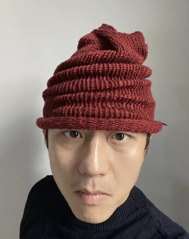 [奇趣网]获赠孙俪亲手织的帽子！邓超受宠若惊狂晒自拍