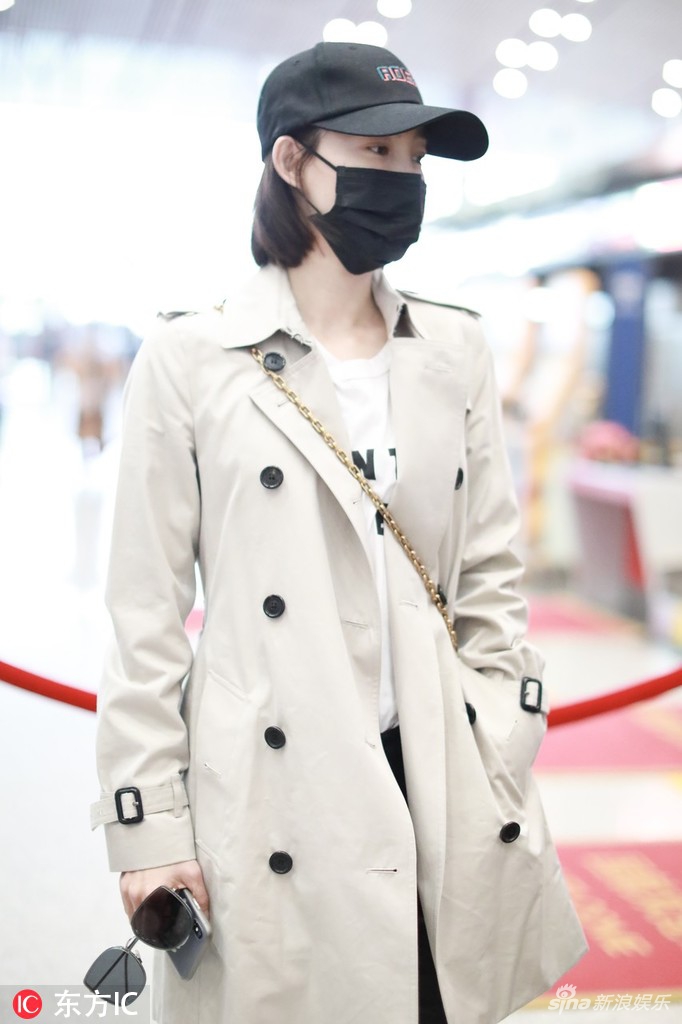 风衣口罩_戴口罩的男生头像动漫(2)