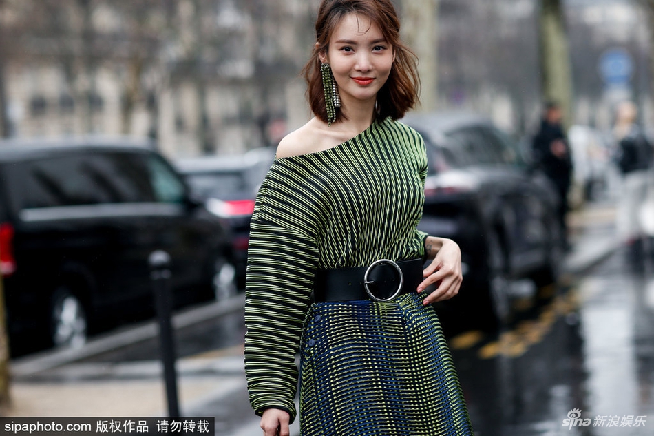 金晨露内衣_内衣美女