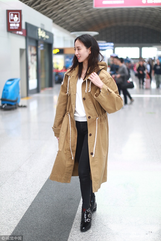 黄褐色风衣_黄褐色大便