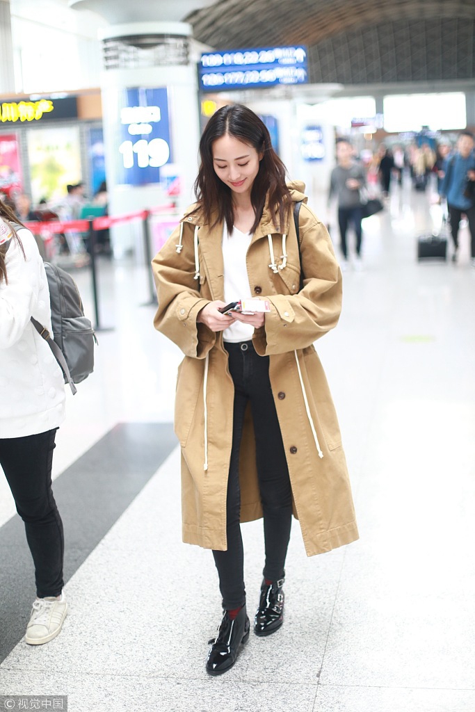 黄褐色风衣_黄褐色大便