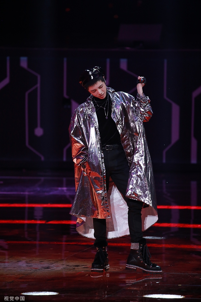 华晨宇风衣_华晨宇头像