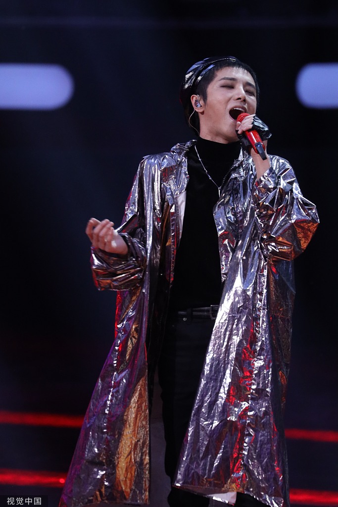 华晨宇风衣_华晨宇头像