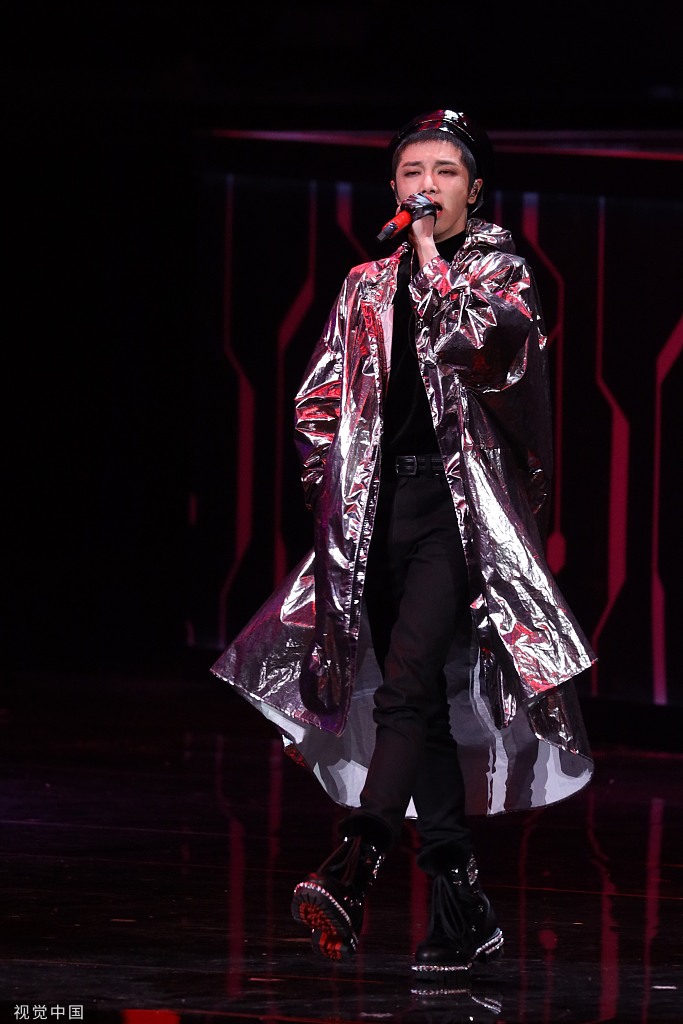 华晨宇风衣_华晨宇头像