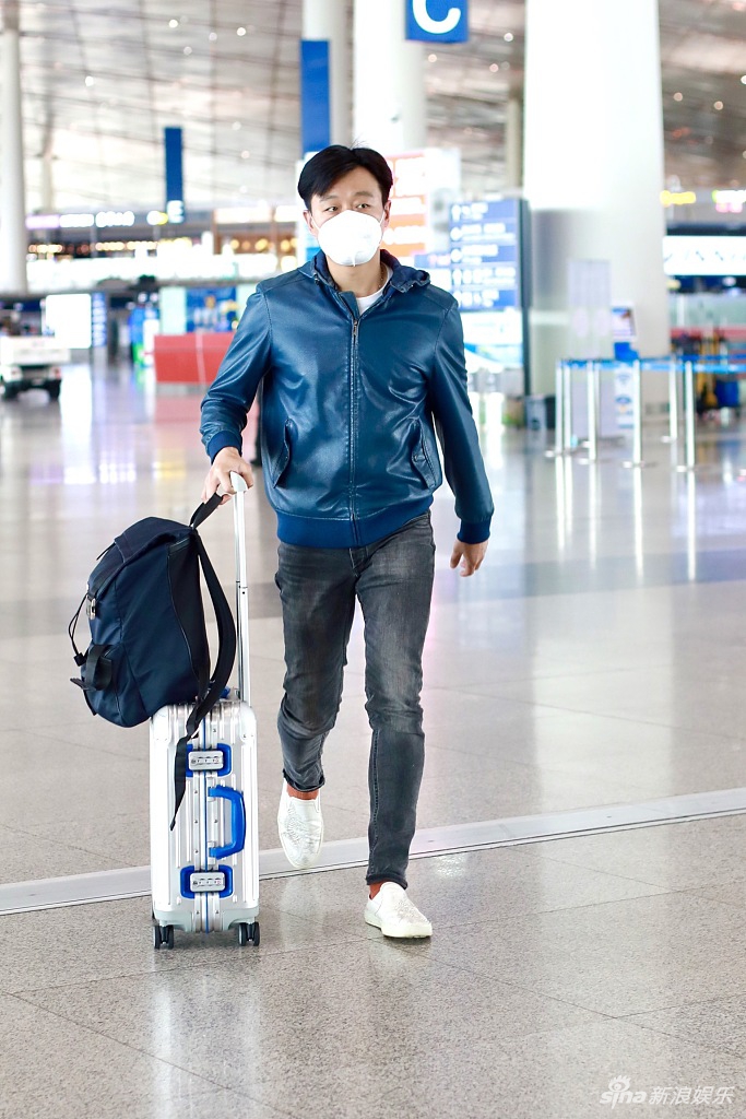 机场推行李箱 0829-itvqcca2267256.jpg