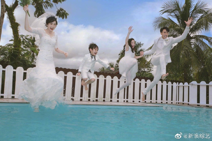 双子女婚纱_动漫婚纱情侣头像