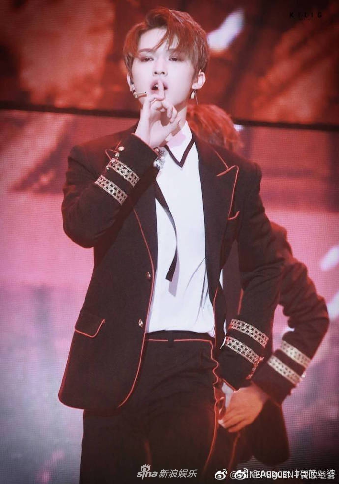 组图:nine percent首场见面会落幕 蔡徐坤眼神魅