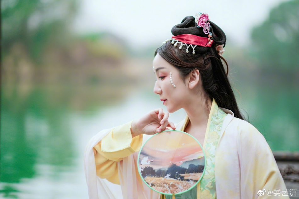 春天踏青汉服穿搭,春天踏青汉服穿搭图片