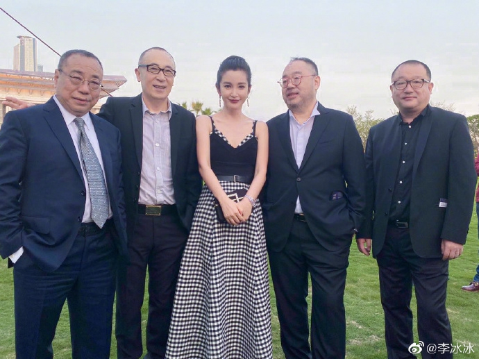 「奇趣网」都是实力派！李冰冰晒与徐峥胡歌马伊琍等同框合影
