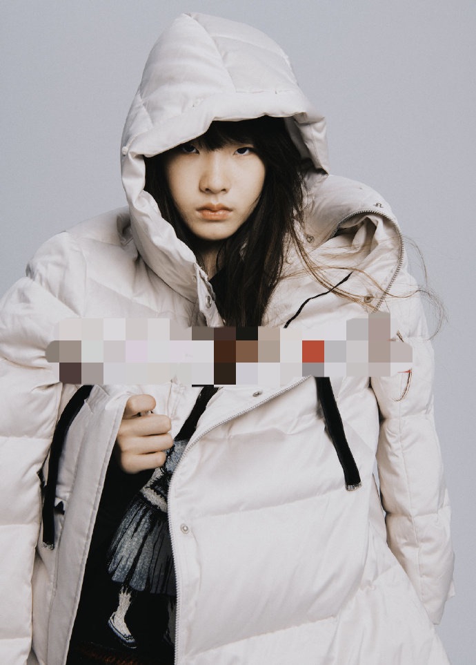 【奇趣网】许曦文登杂志“厌世脸” 小S：在家敢这个表情一脚踢飞