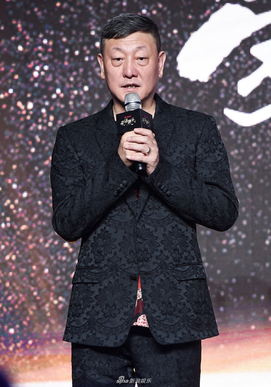 众女星同场比美！范冰冰气场强董璇表情呆萌黄圣依甜笑