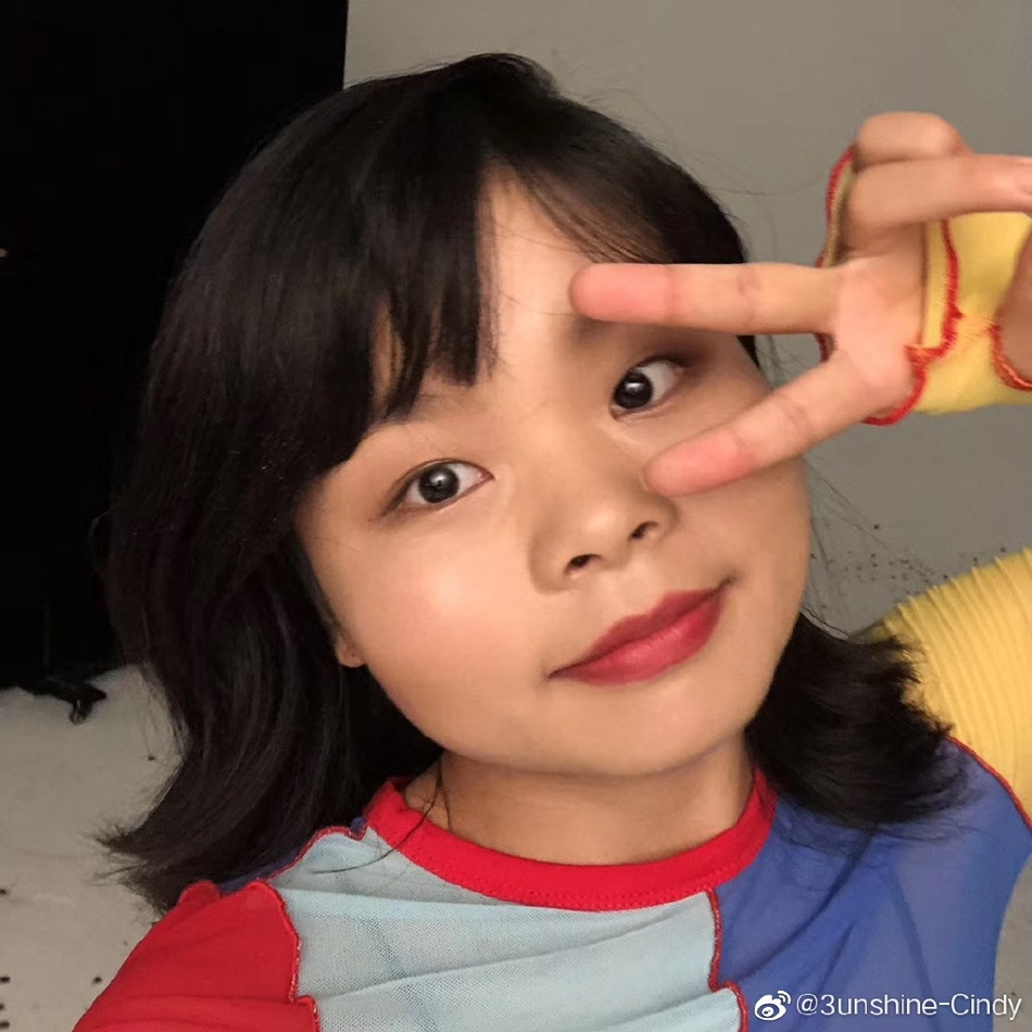 组图:手里的鸡腿不香了!3unshine成员cindy瘦身成功气质大变