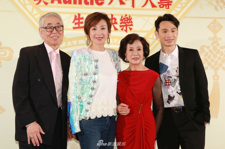 「奇趣网」莫文蔚为妈妈办80大寿生日宴 现场回应“余温房”被拍卖