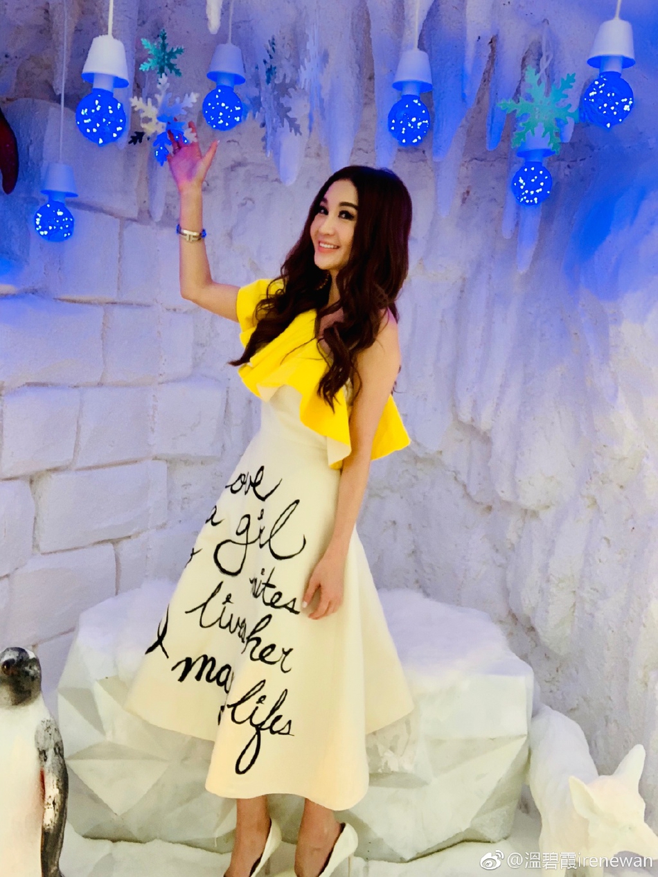 疯狂猜图穿裙_...衣裙十大品牌 疯狂猜图红白格子 红白格子 毛衣裙网上购买(2)